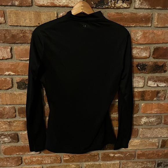 Under Armor Black Turtleneck Base Layer Size Medium - Picture 4 of 5